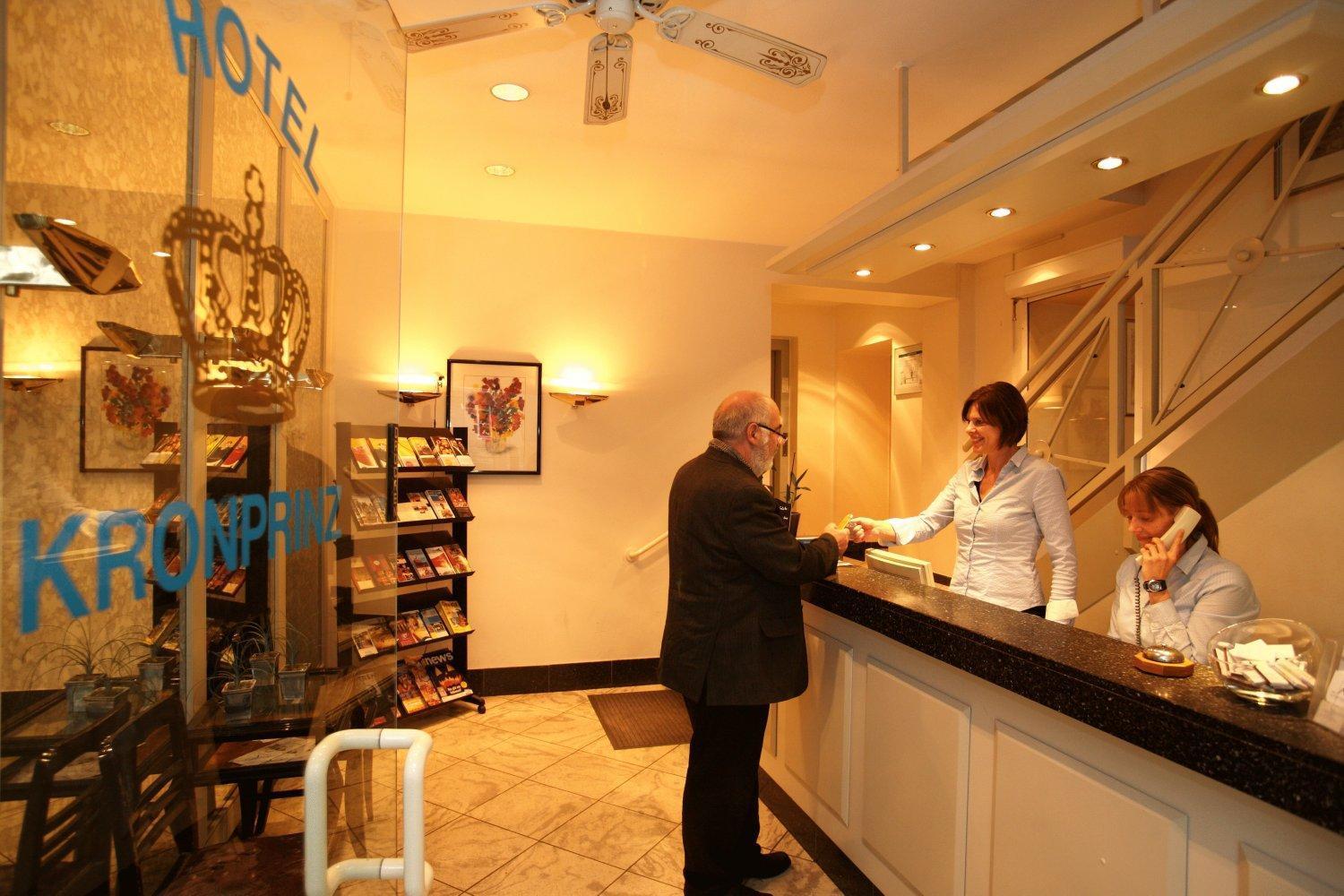 Hotel Kronprinz Garni มินเดิน ภายนอก รูปภาพ